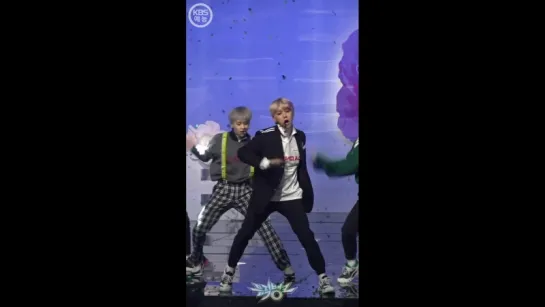 180413 KBS Music Bank Facebook Update \\ EXO-CBX - 花요일 (Blooming Day)