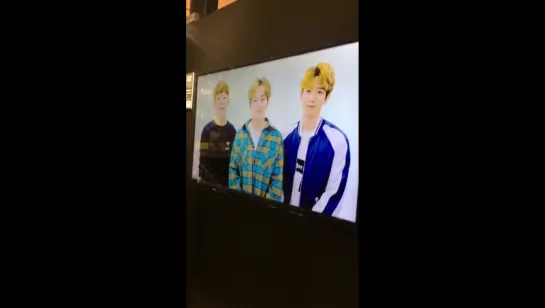 [FANCAM] 170519 EXO CBX @ POPUP STORE cr. honeybeheart