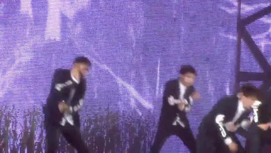 [HDFANCAM]141005 EXO Wolf(늑대와 미녀) Baekhyun Lay Focus 백현 ベッキョン 레이 レイ SMTOWN Tokyo2014 엑소