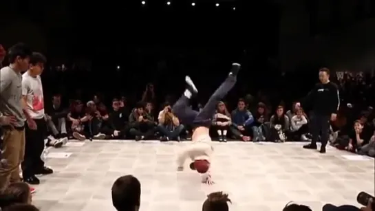 Сумашедший выход от BBoy Issei