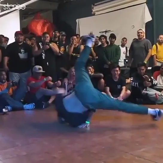 Мощный выход от BBoy Tawfiq