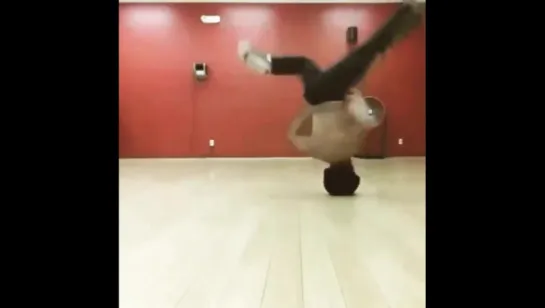 @bboy_reborn777 for training his headspins like a beast