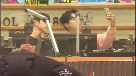 [FANCAM:RADIO] 180115 KBS Cool FM «Lee Hongki's Kiss The Radio».