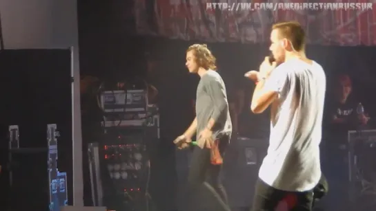 One Direction - Fan's joke, and Strong- Charlotte, NC 9-29-2014 [RUS SUB]