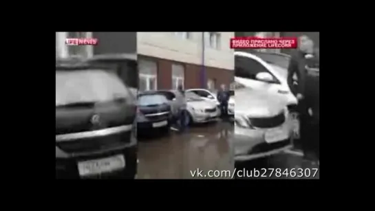 Ураган в Казани обрушил крышу дома на автобусную остановку