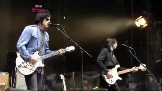 The Raconteurs - Consoler Of The Lonely (Live at Reading 2008)