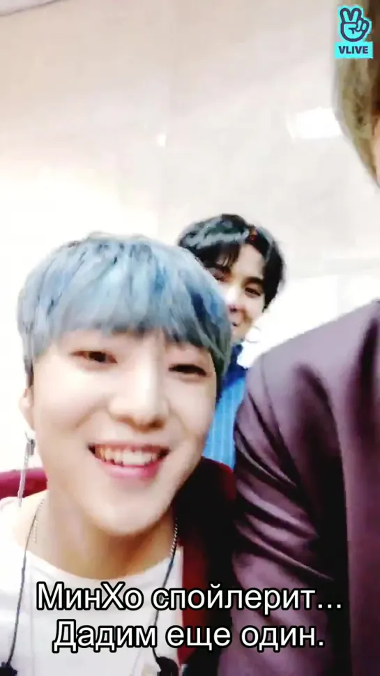 [РУС.САБ] 09.05.2018 - WINNER on V Live (Университетский фестиваль)(часть 1)