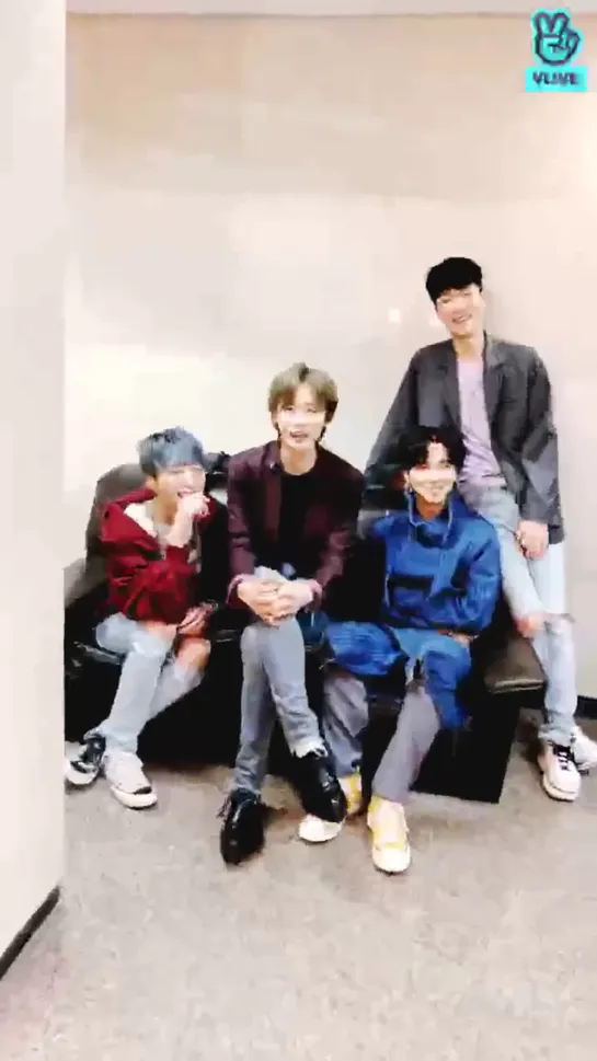 [РУС.САБ] 09.05.2018 - WINNER on V Live (Университетский фестиваль)(часть 2)