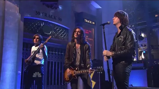 The Strokes - Under Cover Of Darkness (Live on Saturday Night Live)