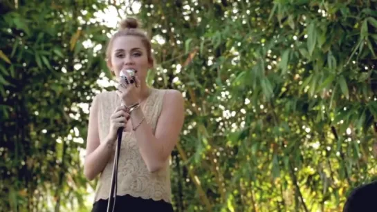 ....Miley Cyrus - The Backyard Sessions - Jolene