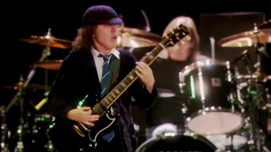 AC/DC - Dirty deeds done dirt Cheap (Live at River Plate 2011)