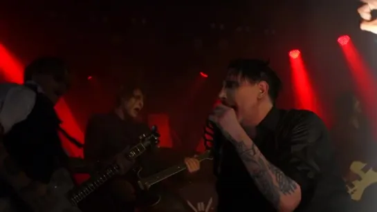 Johnny Depp, Marilyn Manson & Ninja - The beautiful people (Live in Hollywood The Roxy)