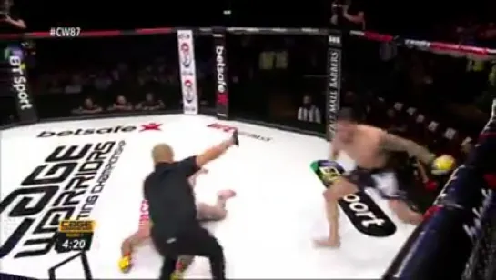 Roberto Soldic  headkick KO