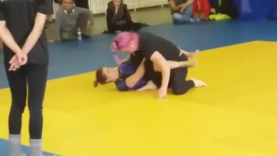 FANTASTIC FIGHTS IN LEGGINGS