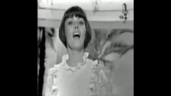 Mireille Mathieu - Pardonne-moi Ce Caprice