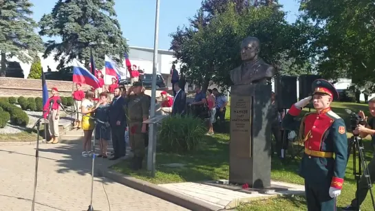 Бюст Герою ДНР Михаилу Толстых, Гиви, открыт на Аллее Героев