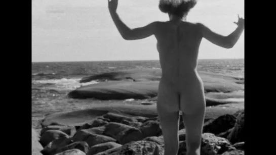 Harriet Andersson Nude - Sommaren Med Monika (SWE 1953) 1080p