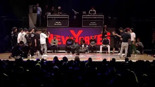 Battle Of The Year 2015 - SEMIFINAL №1 - U-TAIPEI (TAIWAN) VS THE FLOORRIORZ (JAPAN)