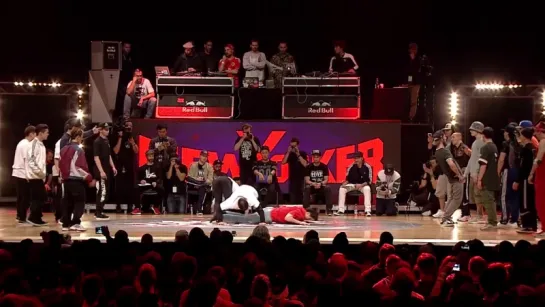 Battle Of The Year 2015 - BATTLE №2 - M.B. CREW (SOUTH KOREA) VS. KIENJUICE (BELARUS)