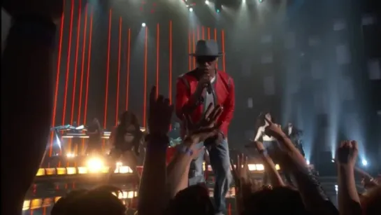 Jamie Foxx feat. Chris Brown - You Change Me [iHeart Radio Music Awards]