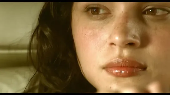 Norah Jones - Come Away With Me (Official Music Video)