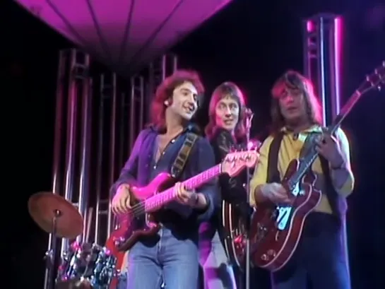 Smokie - Take Good Care of My Baby (BBC Top of the Pops 24.04.1988) (VOD)