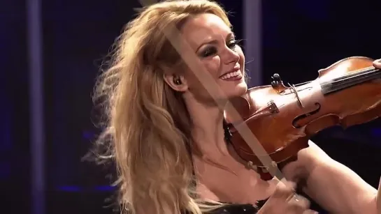 Violinist Caroline Campbell -  Skyfall  LIVE!