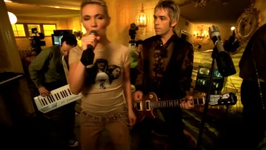 Roxette - The Centre of the Heart (Official Music video) © 2001