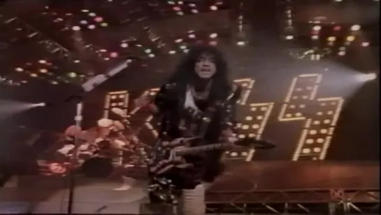 Kiss - Turn on the Night (Official Music Video) © 1988