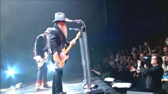 ZZ Top - Sharp Dressed Man (Live at Nokia Theatre in Grand Prairie, Texas, USA on 1 November 2007)