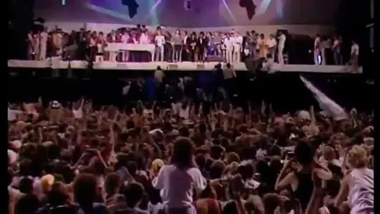 Band Aid - Do They Know Its Christmas (LIve Aid Finale)