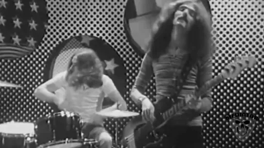 Black Sabbath - Paranoid (Official Music Video) © 1970