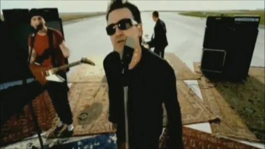 U2 - Beautiful Day (Official Music Video) © 2001