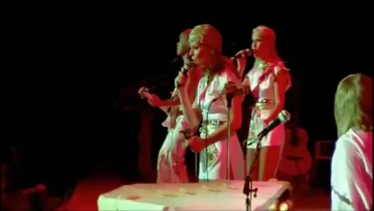 ABBA - Dancing Queen (ABBA's Australian tour. 1977)