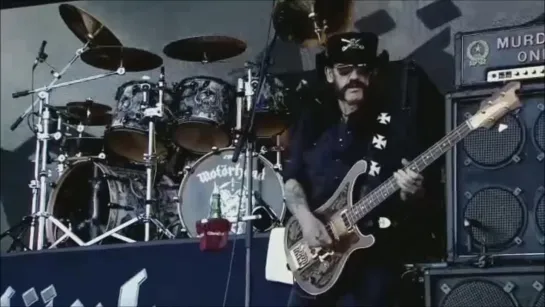 Motörhead - Overkill (Live at Glastonbury Festival in Worthy Farm, Pilton, England, UK on 26 June 2015)