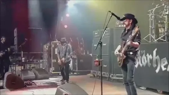 Motörhead - Over the Top (Live at Glastonbury Festival in Worthy Farm, Pilton, England, UK on 26 June 2015)