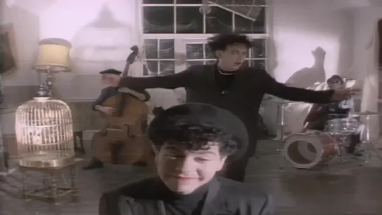 The Cure - The Lovecats (Official Music Video) © 1983