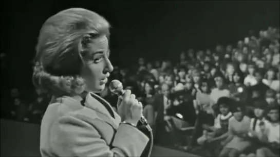 Lesley Gore - You Didn't Look Around (T.A.M.I. Show 1964)