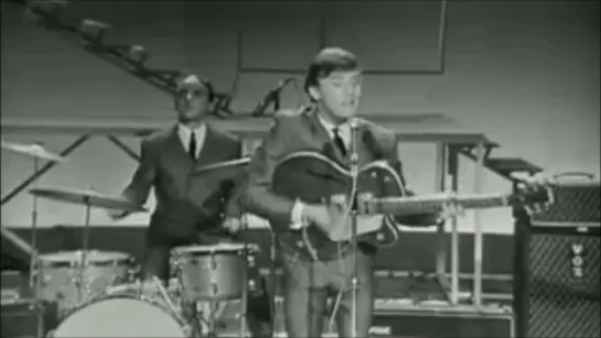 Gerry and the Pacemakers - How Do You Do It? (T.A.M.I. Show 1964)