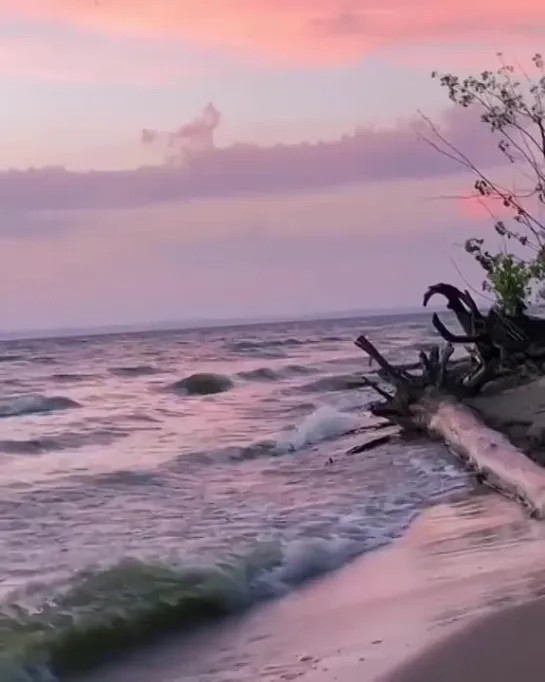 Куйбышевское водохранилище, город Ульяновск, река Волга