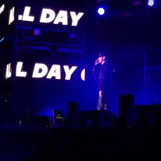 Сменить штаны из-за ZICO  (All Day Out Festival 12.10.2019)