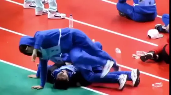 Block b на Idol Star Athletics Championships 2015