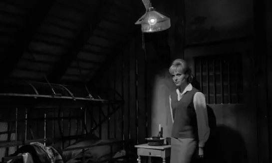 1. Дверь на семи замках (1962) BDRip 720p | Перевод: закадровый многоголосый