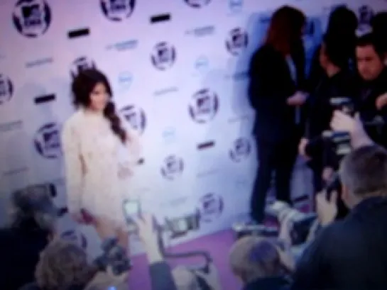 Selena Gomez Red Carpet MTV EMA 2011