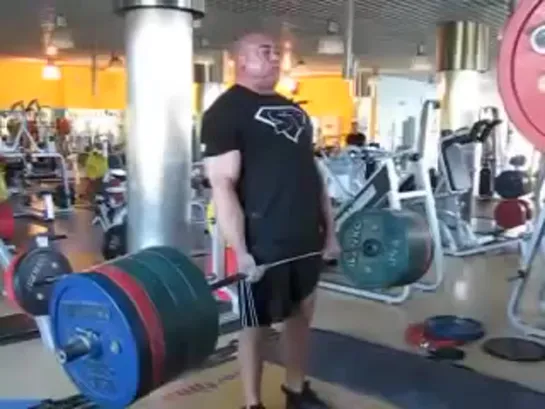 Deadlift 413kg(910lb) raw,no belt