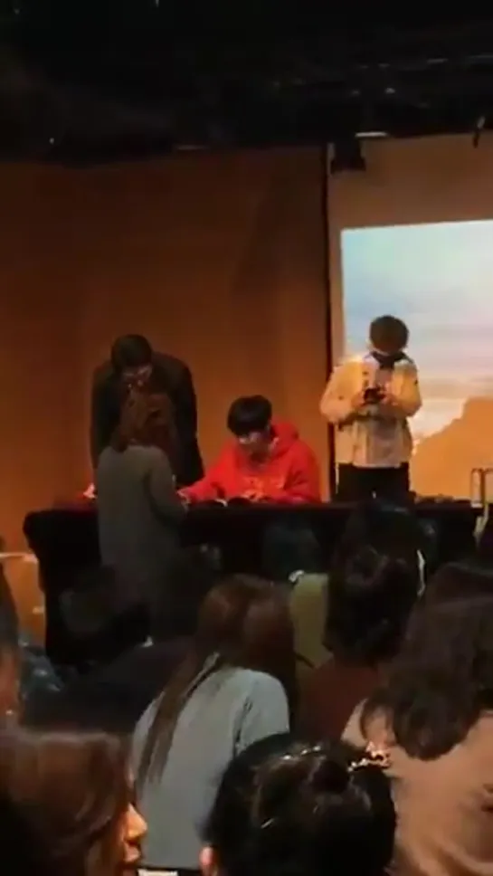 [2019.03.09] KHJ NEW WAY Fansign Event at SAC ART HALL B1 Arirang Hall 1 - cr Thiên Bình - NEWWAY - KimHyunJoong - 김현중.mp4