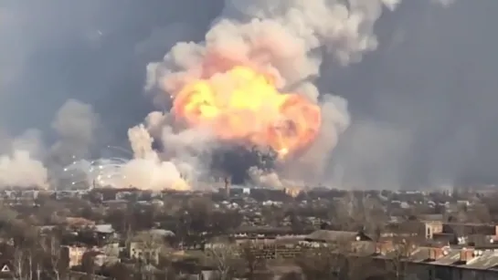 Рвутся боеприпасы на складе под Харьковом