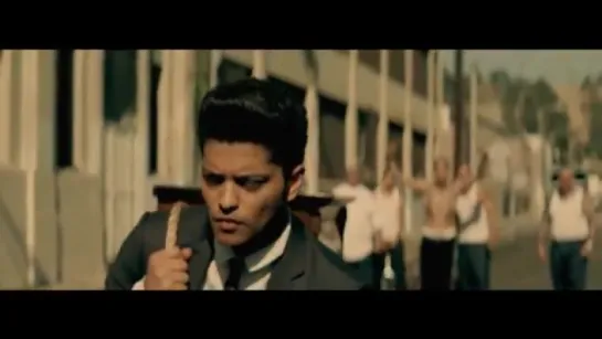 Bruno Mars - Grenade [OFFICIAL VIDEO]