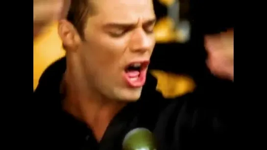 Ricky Martin - Livin La Vida Loca