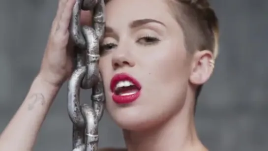 Miley Cyrus - Wrecking Ball